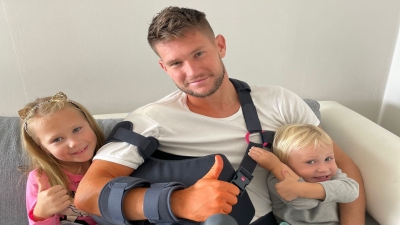 Βάτσλικ: Αναρρώνει απολαμβάνοντας τη φροντίδα δύο «νοσοκόμων» του!