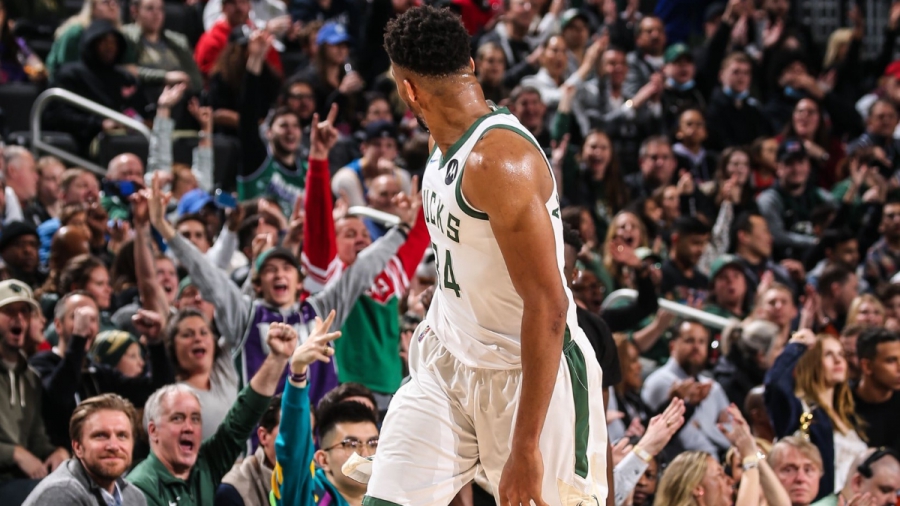 Το Top-5 του NBA με τον Αντετοκούνμπο σε ρόλο... οδοστρωτήρα! (video)