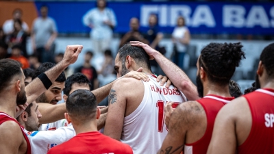 Τρομερές εικόνες στο αντίο του εμβληματικού αρχηγού του Ιράν, Χαμέντ Χαντάντι - Συμπαίκτες και Λιβανέζοι τον αποθέωναν και έκαναν «ζντο» μαζί! (video)