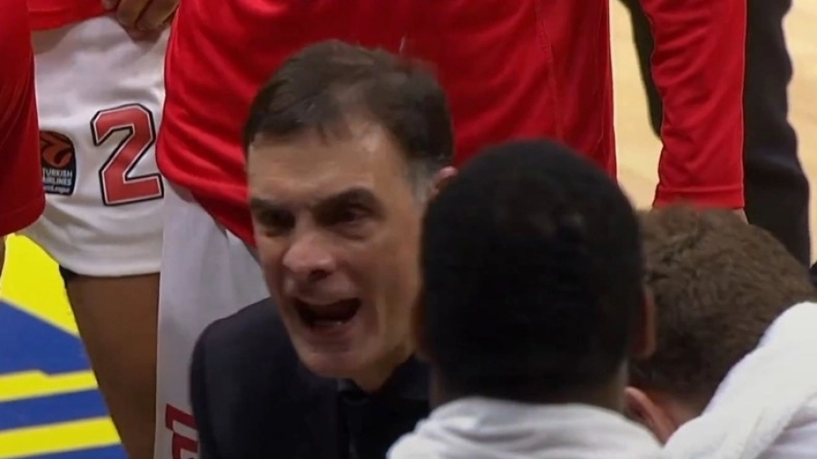 Έκρηξη Μπαρτζώκα σε τάιμ-άουτ: «Παίξτε με περηφάνεια και πίστη» (video)