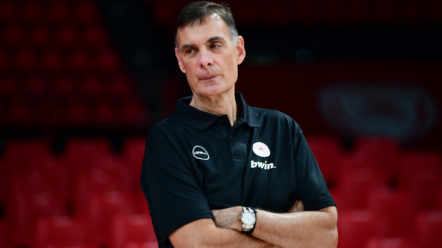 Μπαρτζώκας: «Δεν θα πάρουμε παίκτη επειδή πιέζουν τα social media»