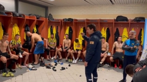 AEK: Η ομιλία Γιαννίκη στα αποδυτήρια, τα συγχαρητήρια που μοίρασε και το χειροκρότημα των παικτών! (video)