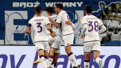 Λεχ Πόζναν - Φιορεντίνα 1-2: Προβάδισμα με φοβερή κεφαλιά του Γκονσάλες! (video)
