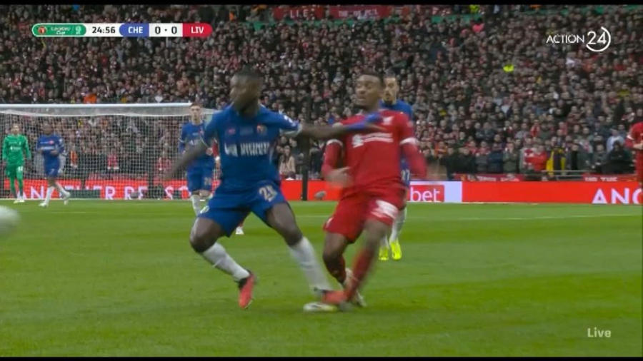 Ήταν ή όχι κόκκινη; Το μαρκάρισμα του Καϊσέδο, που έβγαλε νοκ-άουτ τον Χράβενμπερχ! (video)