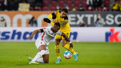 Άουγκσμπουργκ - Μπορούσια Ντόρτμουντ 1-1: «Αυτοκτονία» των Βεστφαλών και στο -8 από την Μπάγερν Μονάχου!