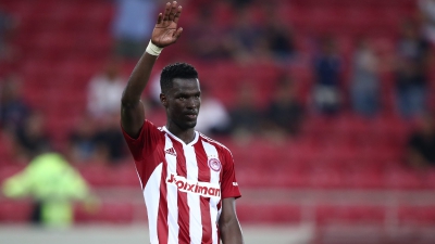 Έμεινε με δύο στόπερ ο Ολυμπιακός - Τραυματίστηκε και ο Μπα