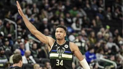 Αντετοκούνμπο στο περιοδικό GQ: «Ίσως η επόμενη πρόκληση να μην βρίσκεται στο Μιλγουόκι»