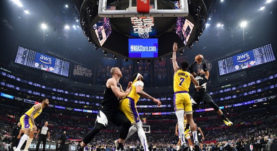 NBA: Αποτελέσματα και στιγμιότυπα των αγώνων της Πέμπτης! (video)