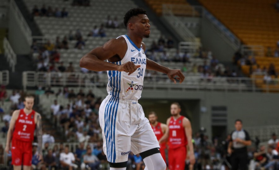 Ξανά εκτός προπόνησης με επαφές ο Γιάννης Αντετοκούνμπο