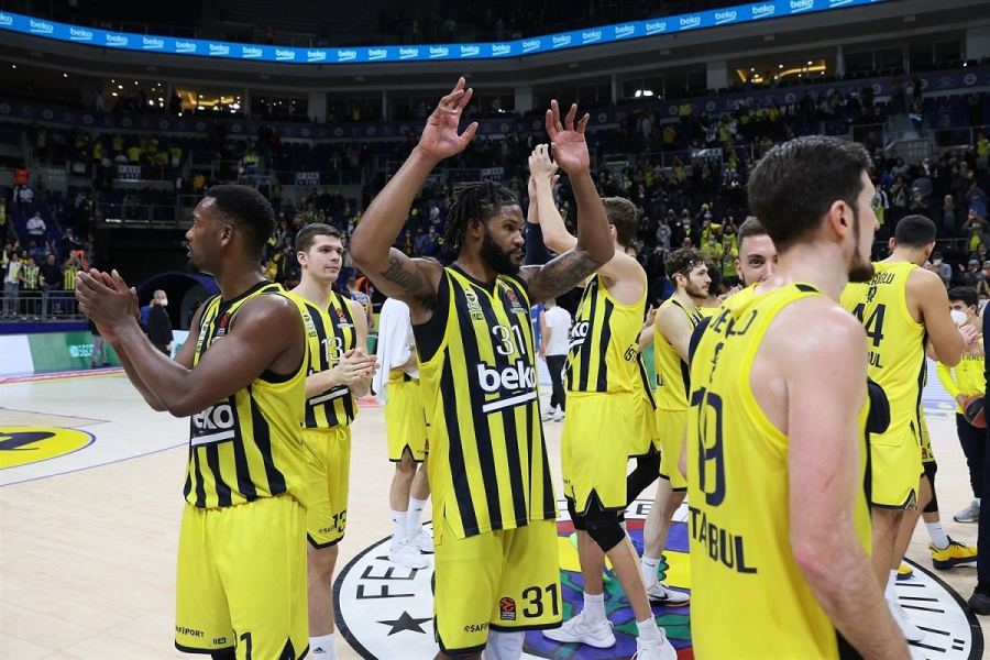 Τρία κρούσματα κορωνοϊού στη Φενέρμπαχτσε