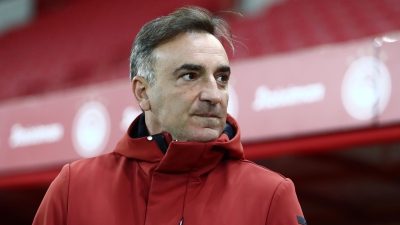 Ο Ολυμπιακός ανακοίνωσε την απομάκρυνση του Κάρλος Καρβαλιάλ από τον «ερυθρόλευκο» πάγκο