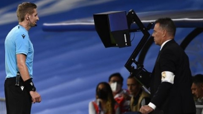 Conference League: Με VAR τα ημιτελικά