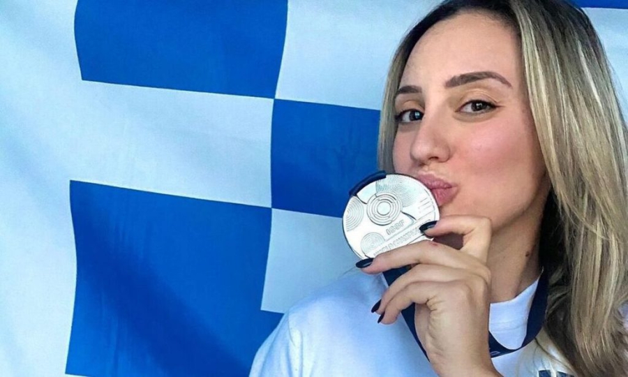 Άννα Κορακάκη: «Έχω ακούσει σχόλια ότι είμαι σνομπ ή ξινή, αλλά δεν δίνω σημασία»