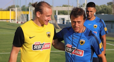 ΑΕΚ: Η πρώτη του Βίντα με… καρπαζιές! (video)