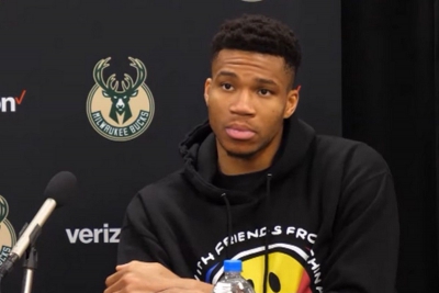 Γιάννης Αντετοκούνμπο: «Αν είσαι ελεύθερος, πρέπει να σουτάρεις» (video)