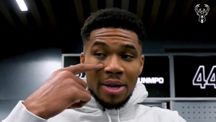 «Που ήσουν Θανάση;»: Ο Γιάννης έσωσε μια κυρία από ληστεία, όμως τραυματίστηκε γιατί... έλειψαν τα αδέρφια του!