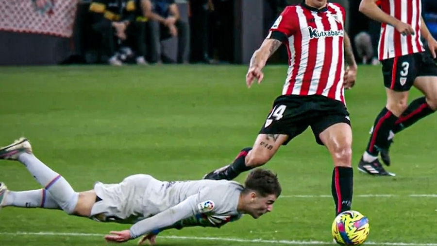 Αθλέτικ Μπιλμπάο – Μπαρτσελόνα: Ο Γκάβι έβαλε το κεφάλι του εκεί που άλλοι δεν βάζουν… τα πόδια τους! (video)