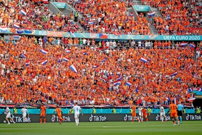 Έντονη ανησυχία του ΠΟΥ: «Εστίες υπερμετάδοσης κορωνοϊού οι αγώνες»