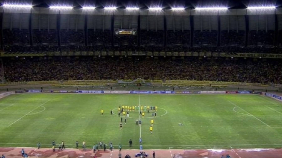 Απίστευτο, κι όμως αληθινό: Ένα... άγαλμα ανέβαλε ματς της ομάδας του Μπενζεμά - Πέτρες στο πούλμαν της! (video)