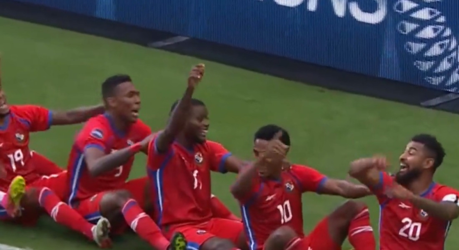 Παναμάς: Υπέροχο γκολ κόντρα στο Μεξικό, μοναδικός πανηγυρισμός αλλά... οφσάιντ