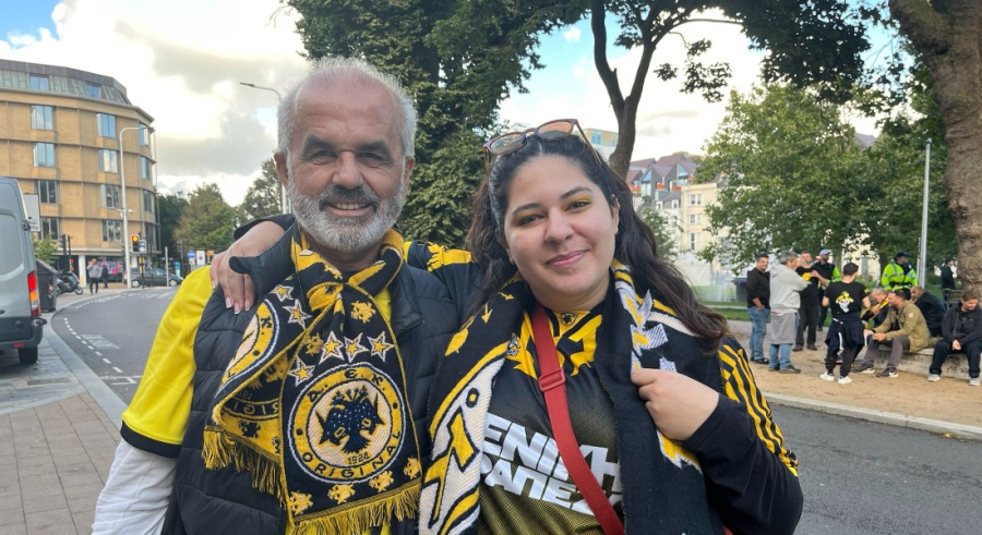 Η συνέντευξη της Στέφης που έγινε viral, μαζί με τον πατέρα της: «Του έκανα έκπληξη - Συνάντησα φίλο της Μπράιτον που ρώτησε για τον Μιχάλη!»