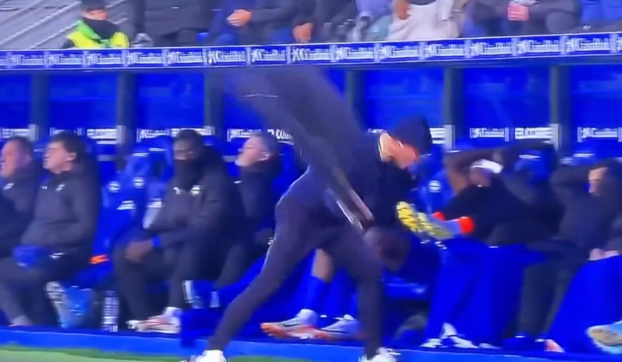 «Ρίχ' το... Λουίς Γκαρσία!»: Ο προπονητής της Αλαβές έσπασε ό,τι βρήκε μπροστά του μετά το γκολ της Ρεάλ! (video)