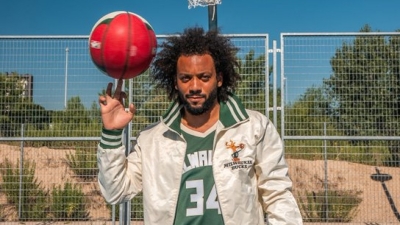 Μαρσέλο με φανέλα Αντετοκούνμπο!