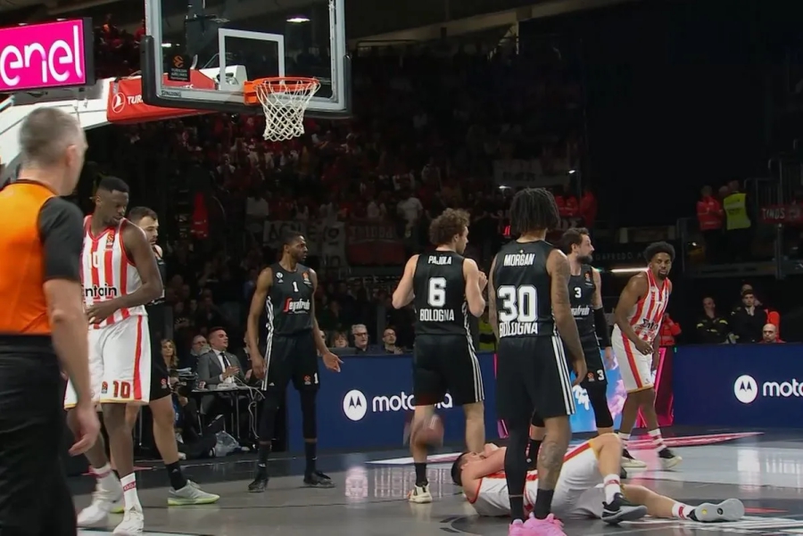 Έσπασε τη μύτη του ο Λαρεντζάκης, έπειτα από «πτώση» στο παρκέ!