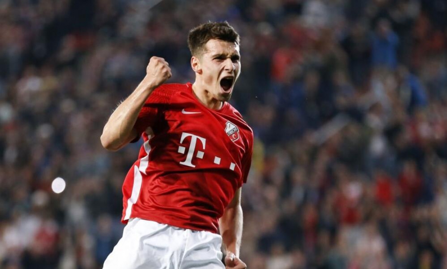 Ολλανδικά ΜΜΕ: «Ματιές του Ολυμπιακού για Δουβίκα»