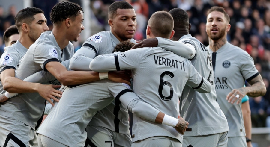 Μεσημέρι με πολλά γκολ σε Παρίσι και Μπράιτον