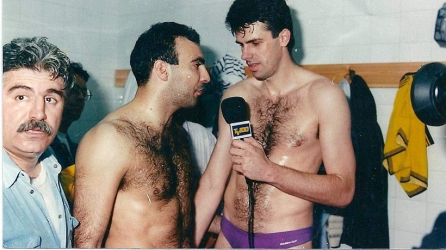 Ο ημίγυμνος «ρεπόρτερ» Σούμποτιτς και η «συνέντευξη» του Γκάλη