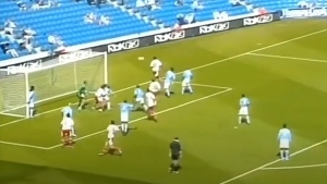 «Έχει σκοράρει ο Γιάγια Τουρέ εις βάρος της Σίτι»; Ναι, με τη φανέλα του Ολυμπιακού, μέσα στο Έτιχαντ! (video)